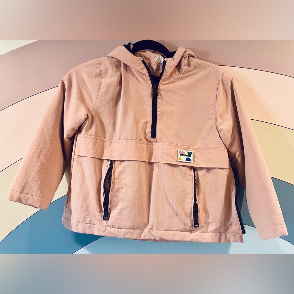 Zara girl jacket size 8 color pink. Light weight jacket wth soft and warm fabric